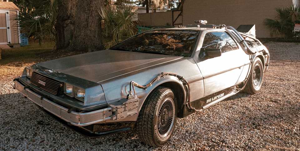 DeLorean DMC-12